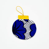 Ornement de Noël plat en tissu recyclé – motif floral bleu et blanc