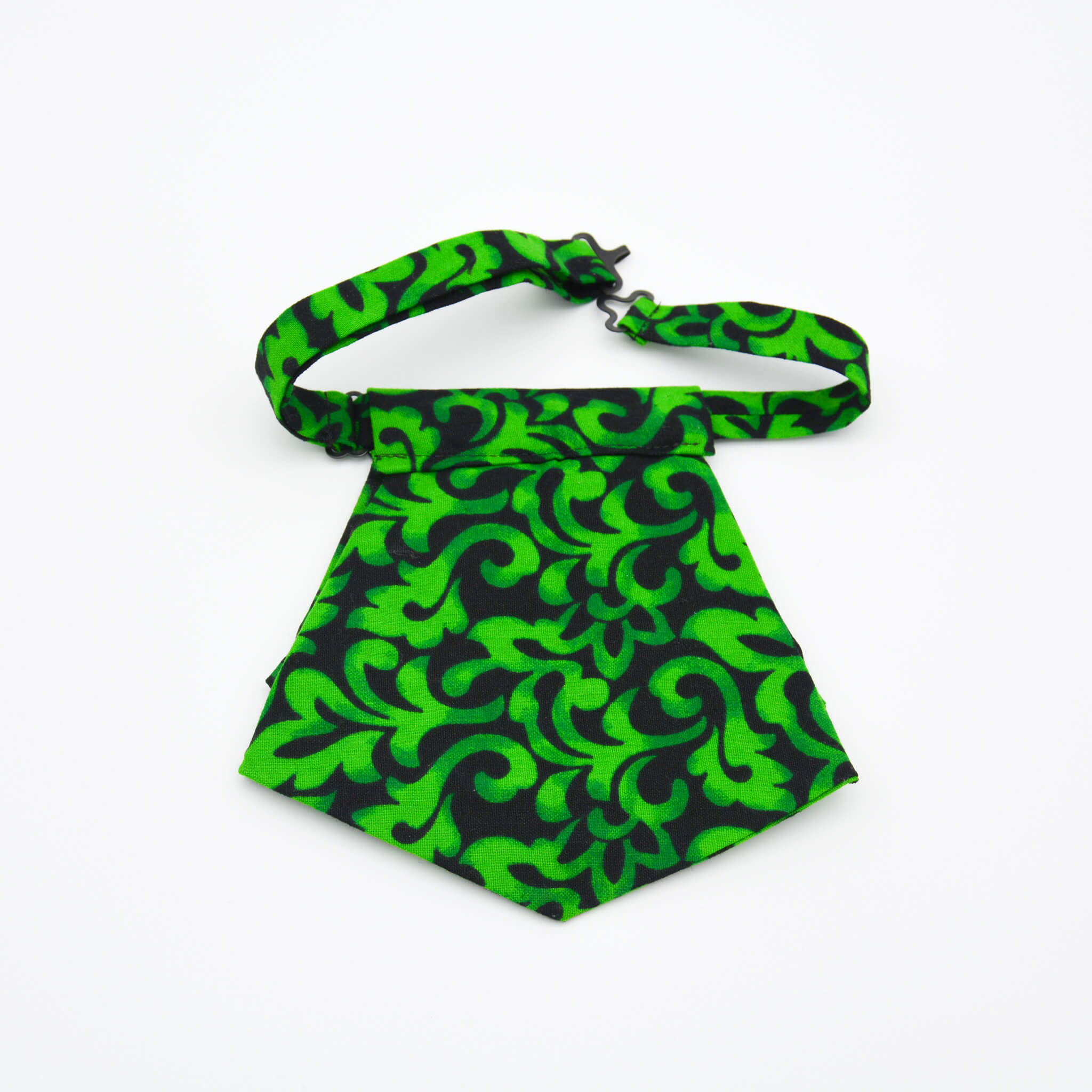 Cravate courte style jabot en pagne wax – vert et noir