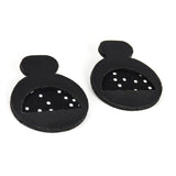 Boucles d’oreilles en cuir noir et wax à pois – Modèle Ahosi – Collection ReNée
