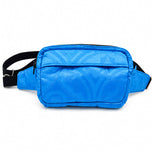 Sac bandoulière convertible en bazin turquoise fait main avec poche extérieure zippée et sangle noire ajustable