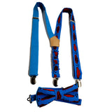 ensemble bretelles et noeup papillon assortis pour homme de couleur bleu avec un motif rougeen pagne africain wax faits main au Québec par Coo-Mon