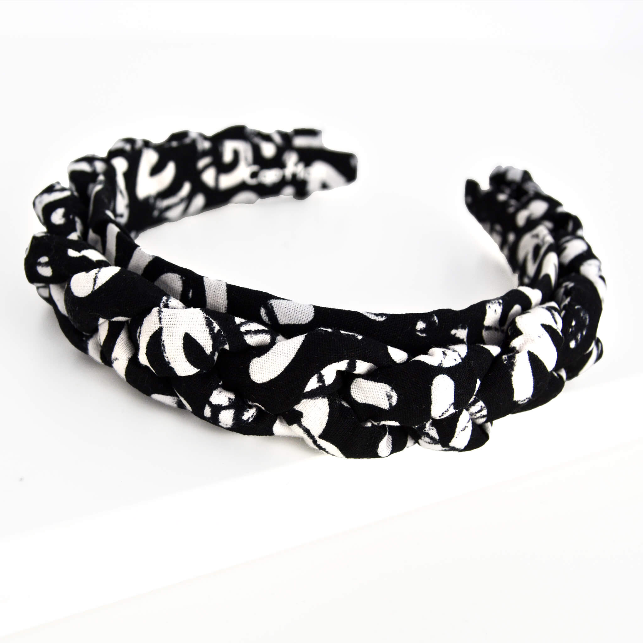black and white African print braided headband handmade in Montreal