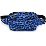 Sac bandoulière convertible bleu en tissu recyclé avec poche avant zippée, fait main à Montréal.