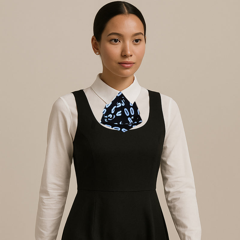 Women short -black and white graphic pattern