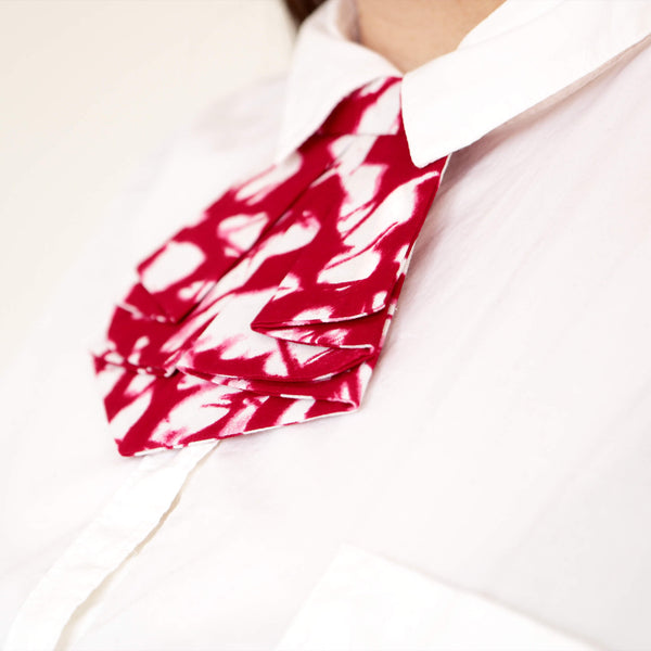 Women short tie - red and white