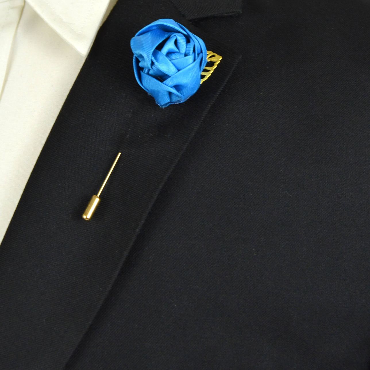 Épinglette Avec Fleur Bleu