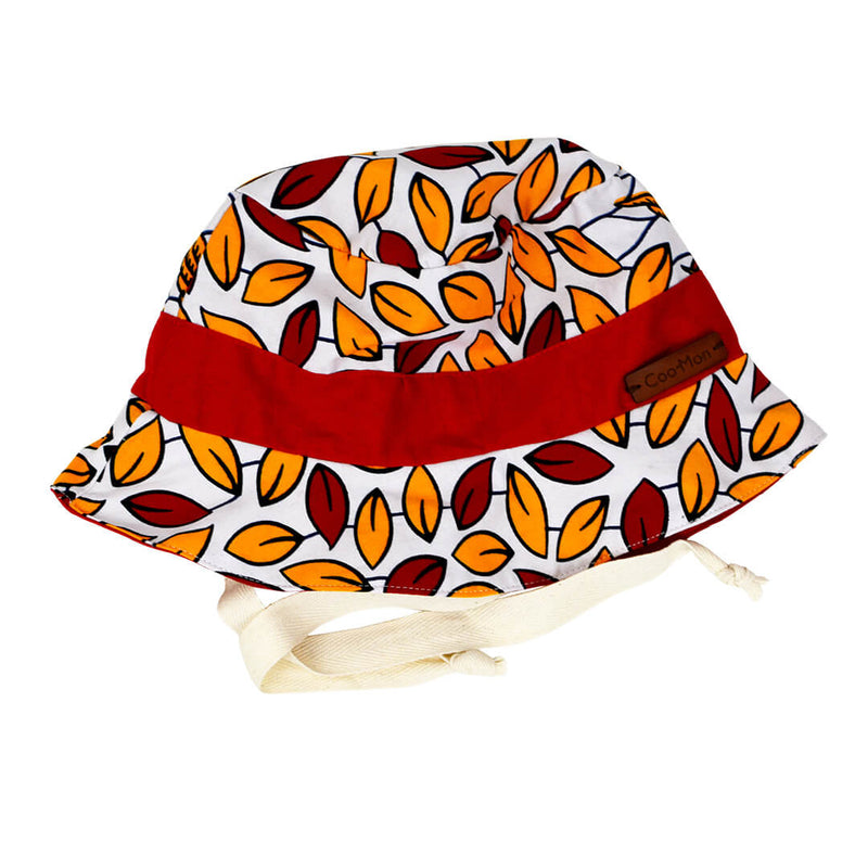 chapeau de soleil pour bébés, tout-petits et enfants. Le chapeau est réversible avec des motifs de feuilles jaunes et rouges