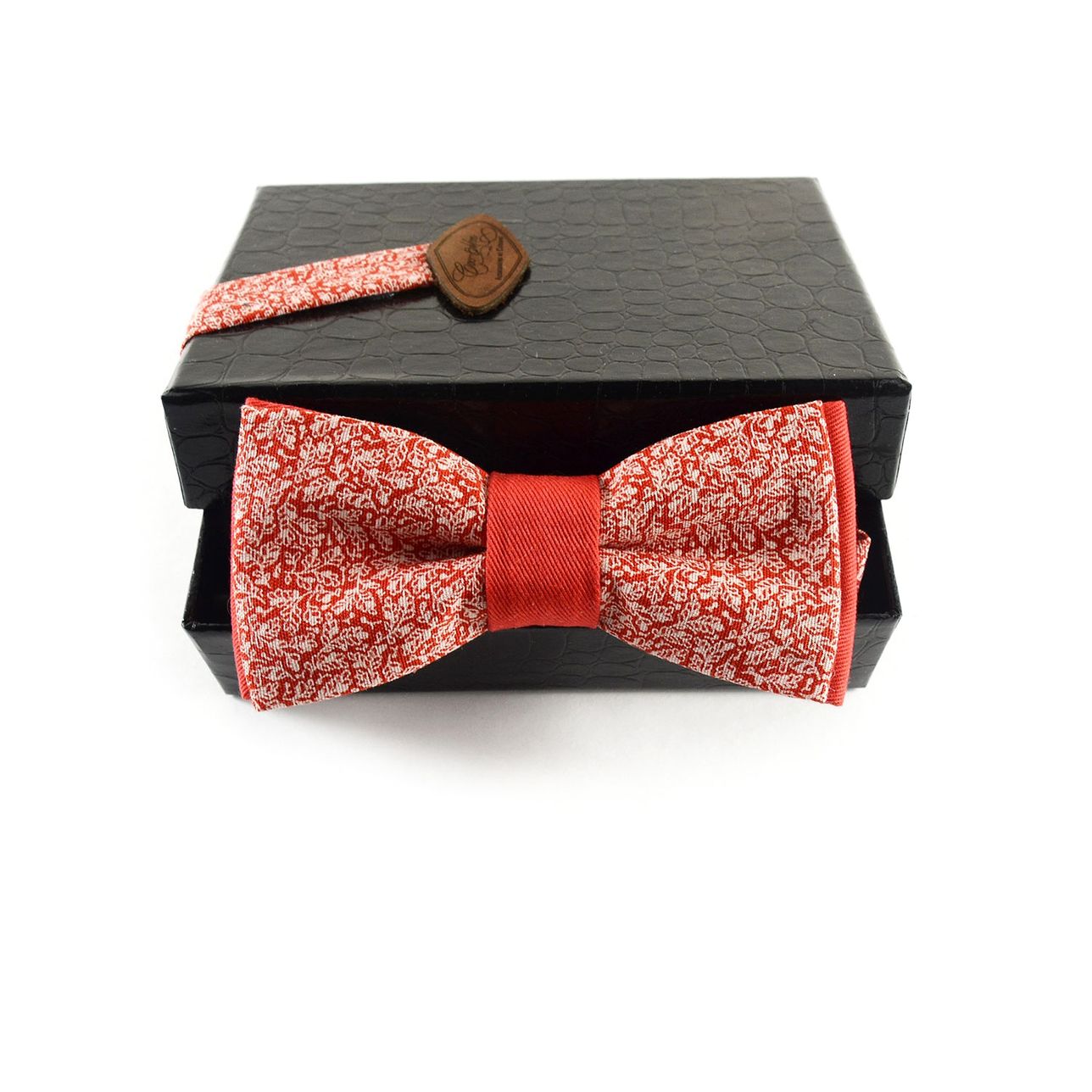 Red Bow Tie-White Fine Leaves Shweshwe